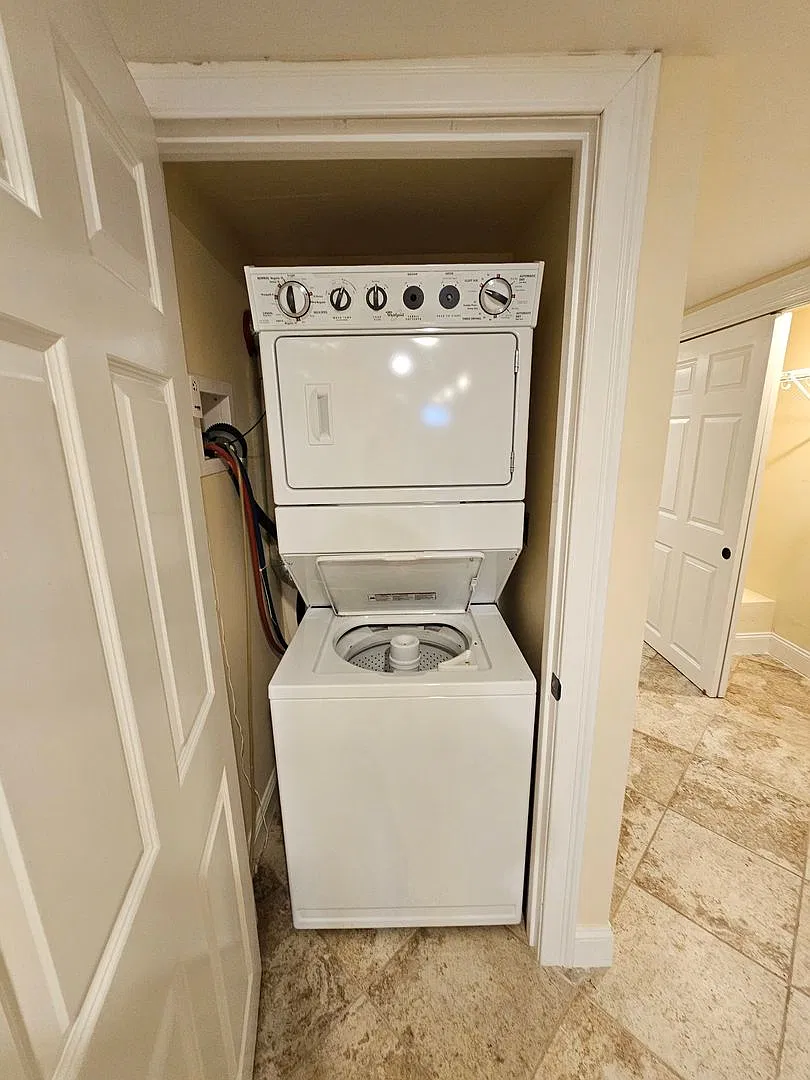 84 Marble Ave — Photo 4