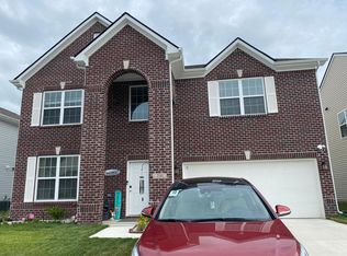2581 Creek Bank Dr, Columbus, IN 47201