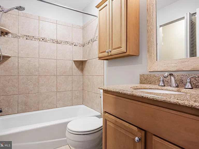 419 Atlanta Ct — Photo 15