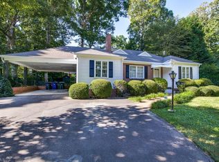 1219 N Peace Haven Rd, Winston Salem, NC 27104