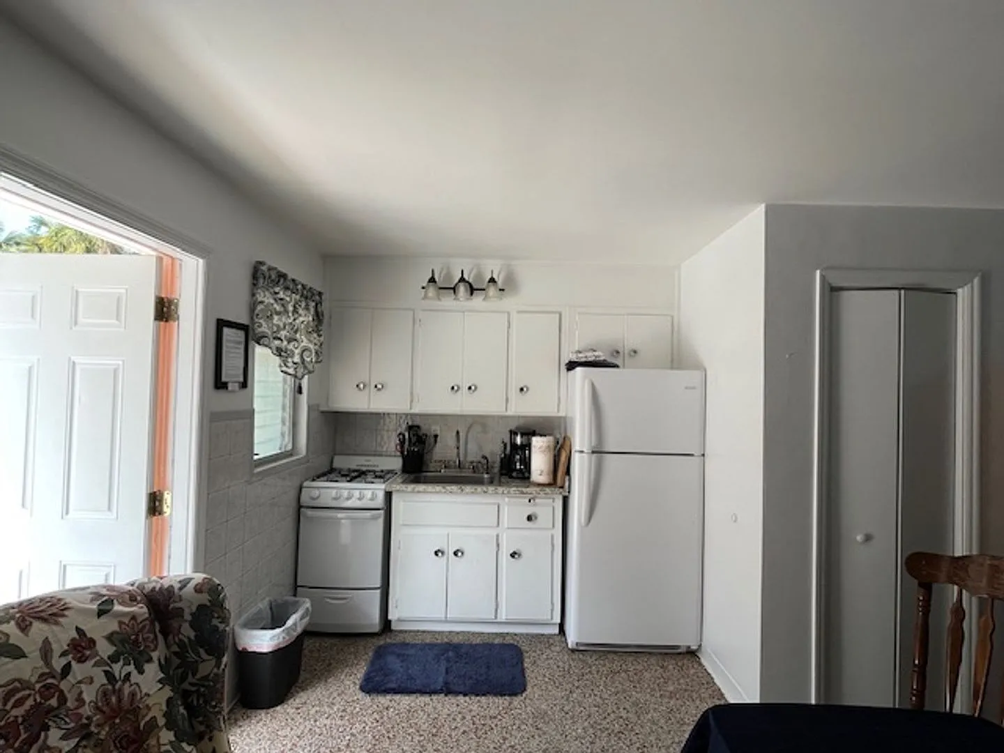 Jensen Beach Efficiency With All Utilities Included! — Photo 2