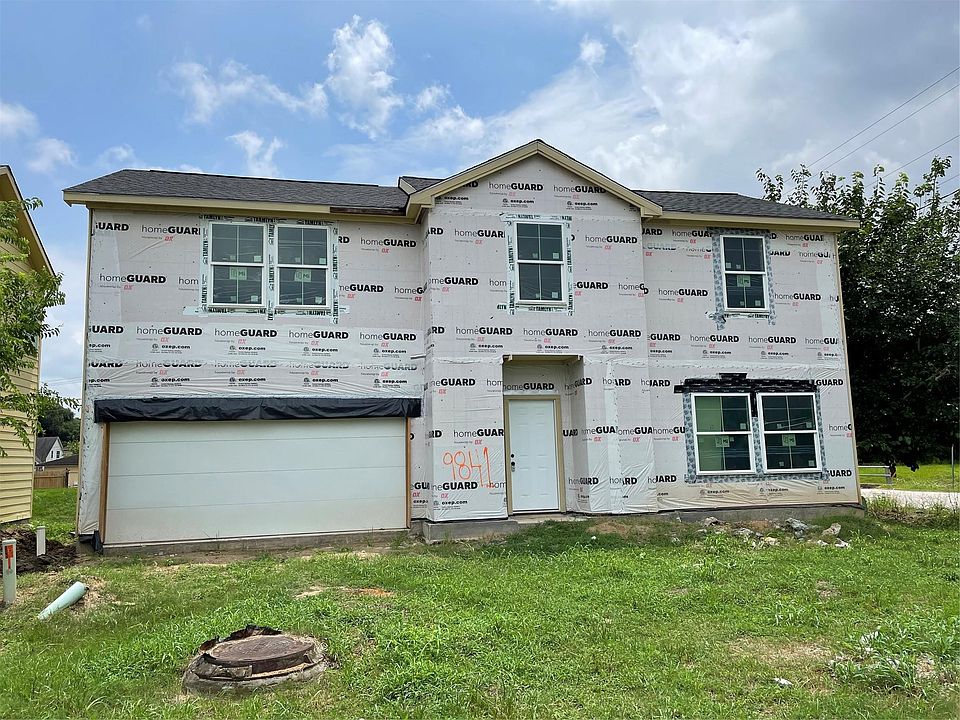 1st image of 9833 Fabiola Dr