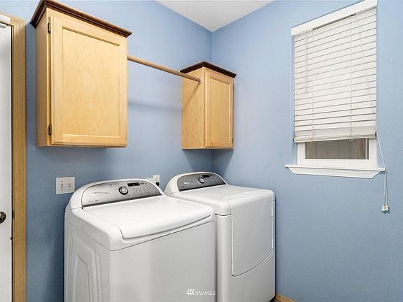 4th image of 9325 188th St E