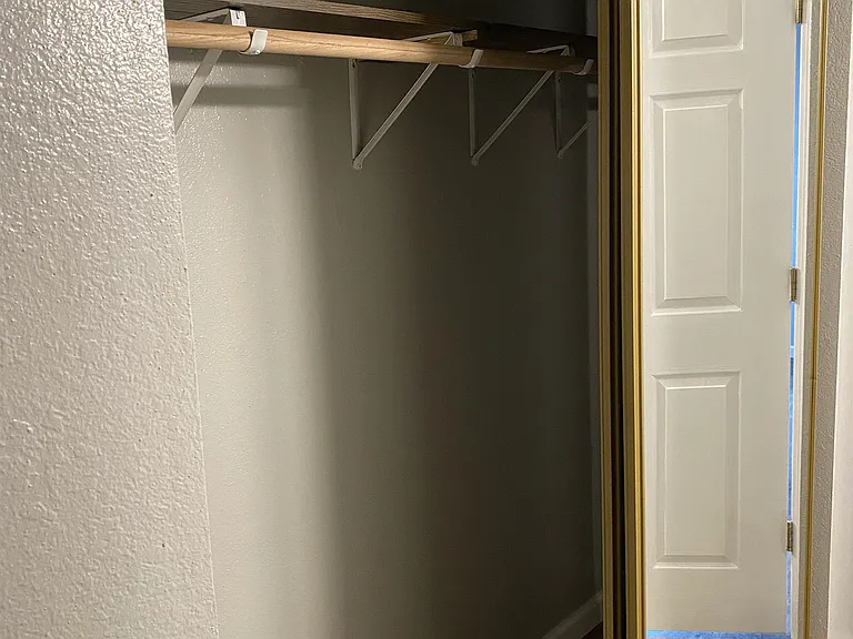 1350 Carlson Dr — Photo 5