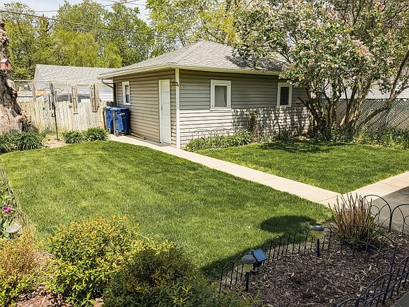 5th image of 1014 Massena Ave