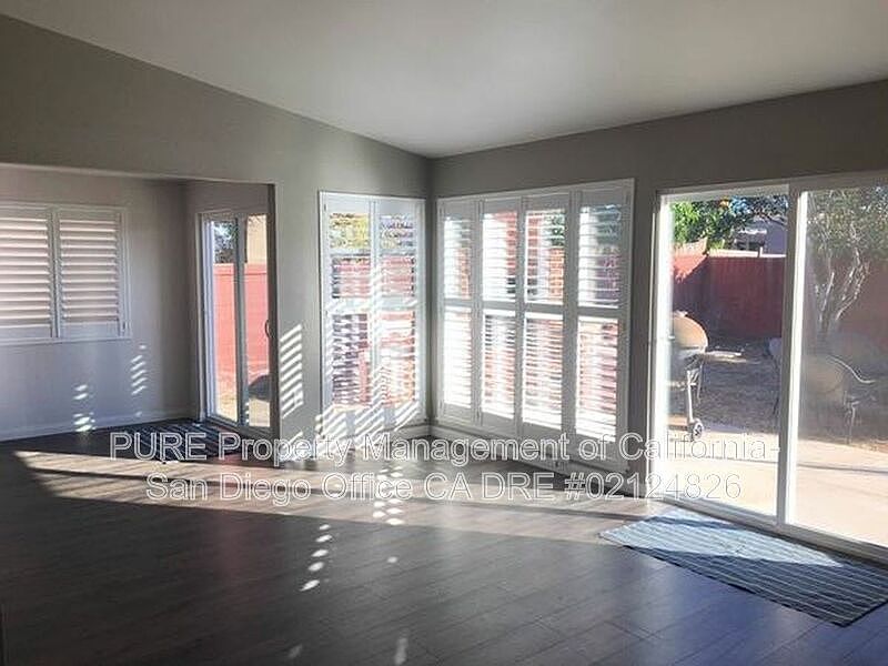 1st image of 321 Dahlia Ave