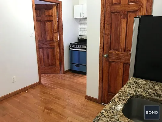 Rented by Bond New York | media 30