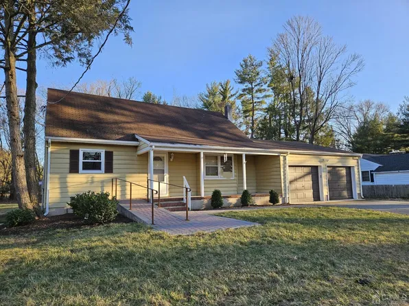 10 Edgemere Ave, Plainsboro, NJ 08536