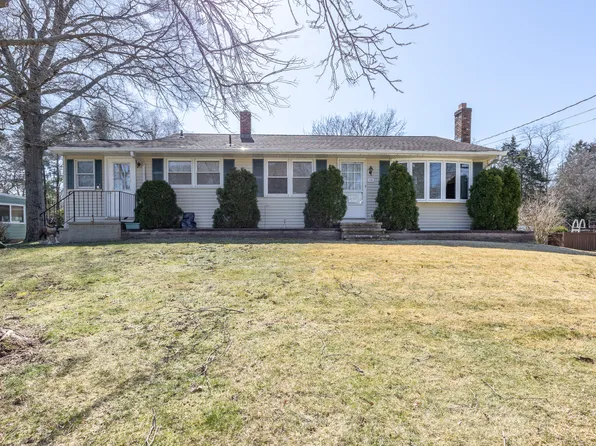 112 Blakeslee Avenue, North Haven, CT 06473