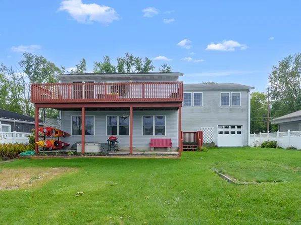 1713 Lakeview Dr, Portage, MI 49002