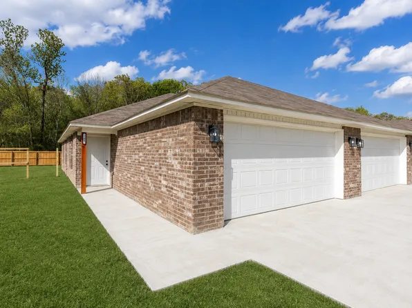 200 E P St #200A, Barling, AR 72923