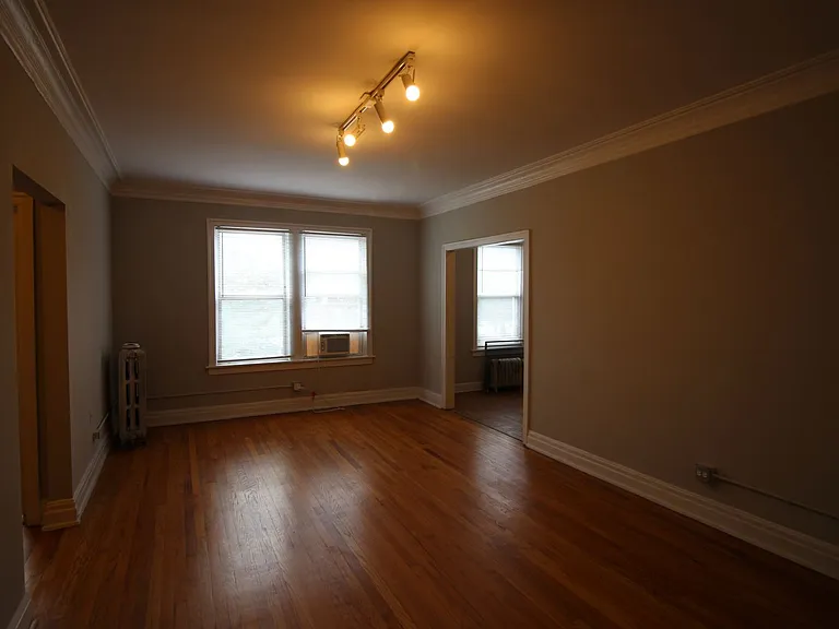 1204 W Granville Ave — Photo 16