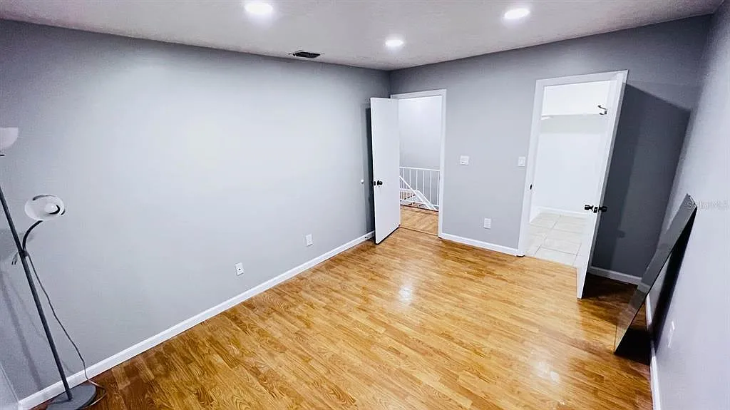 2 bed, 2.0 bath, 909 sqft, $2,000 — Photo 3