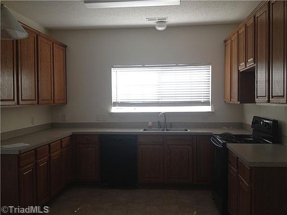 3rd image of 1020 Highstone Dr