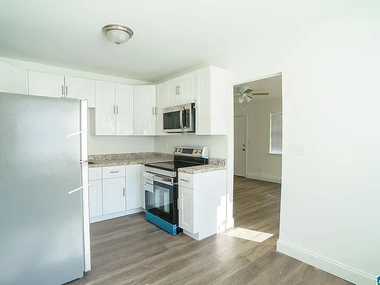 5808 Avenue O #5808 — Photo 3
