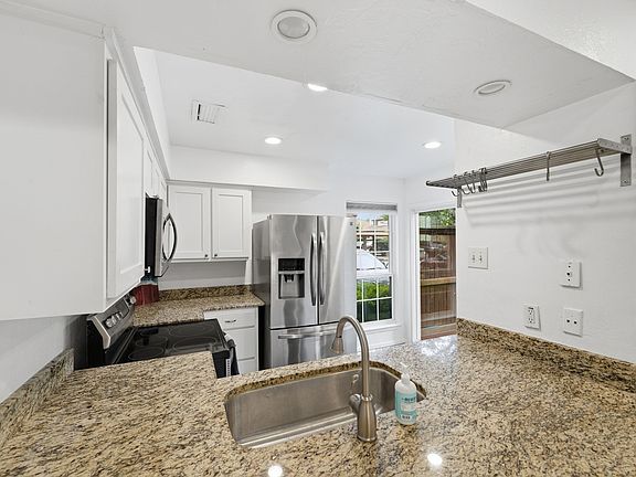 3rd image of 5626 Preston Oaks Rd APT 11C