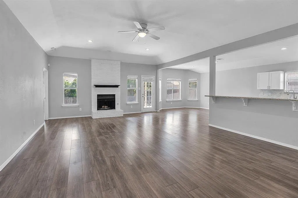 3 bed, 1834 sqft, $2,500 — Photo 3