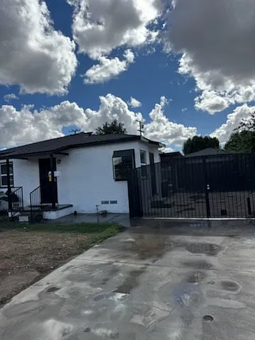 2 bed, 738 sqft, $3,200 — Photo 1
