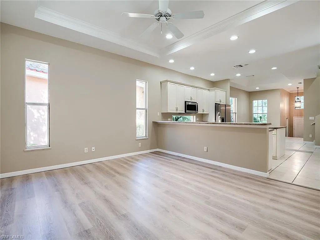3 bed, 2.0 bath, 1699 sqft, $2,950 — Photo 4