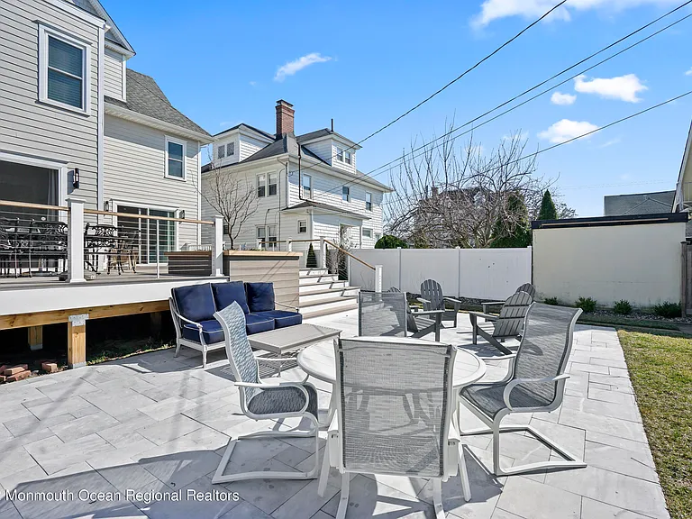 502 6th Ave — Photo 30