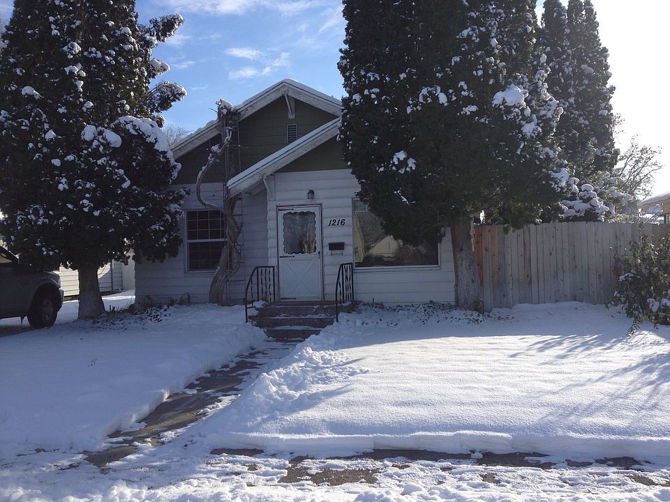 1st image of 1216 10th Ave E