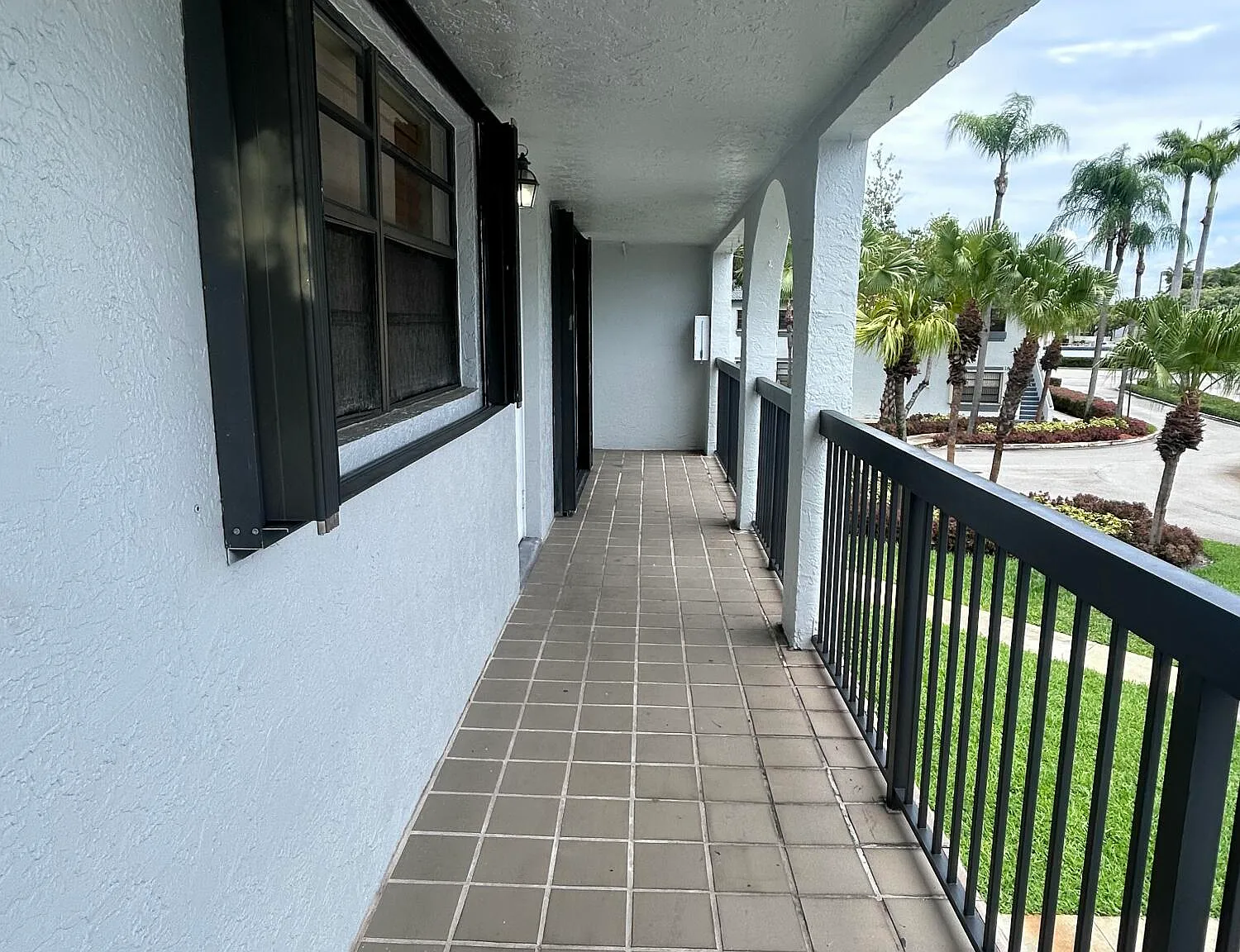3 bed, 2.0 bath, 1100 sqft, $2,500 — Photo 2