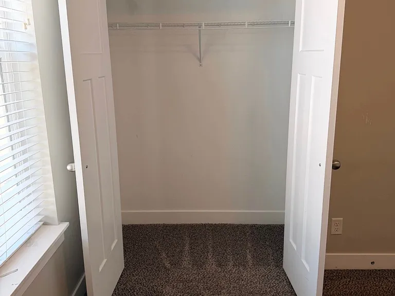 85 W Silver Springs Dr — Photo 8