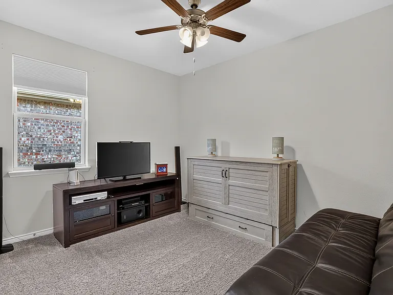 3936 Sidney Ln — Photo 15