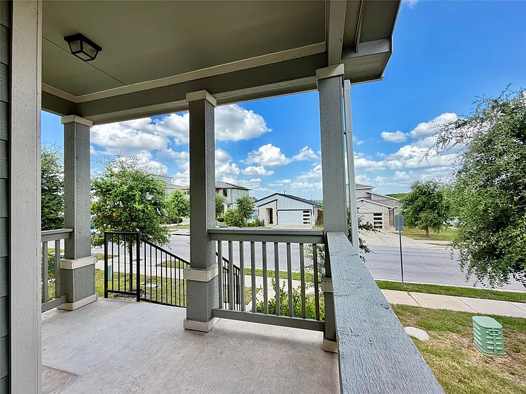 10502 Fulton Ave — Photo 3