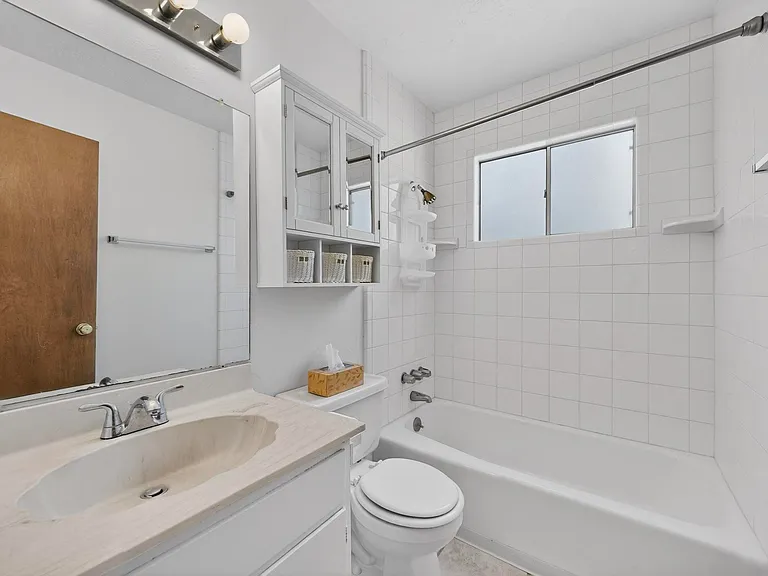 9912 Dorothy Pl NE — Photo 5