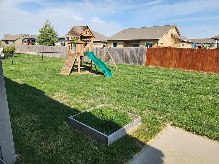 615 NE Bowman Dr — Photo 17