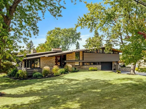 745 Janacek ROAD, Brookfield, WI 53045