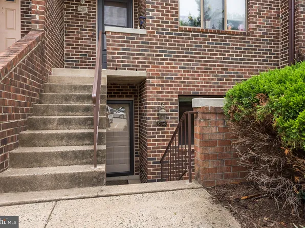 3725 Madison Ln #B, Falls Church, VA 22041