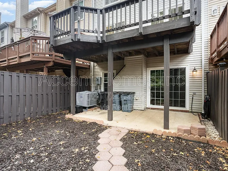 6107 Summer Park Ln — Photo 32