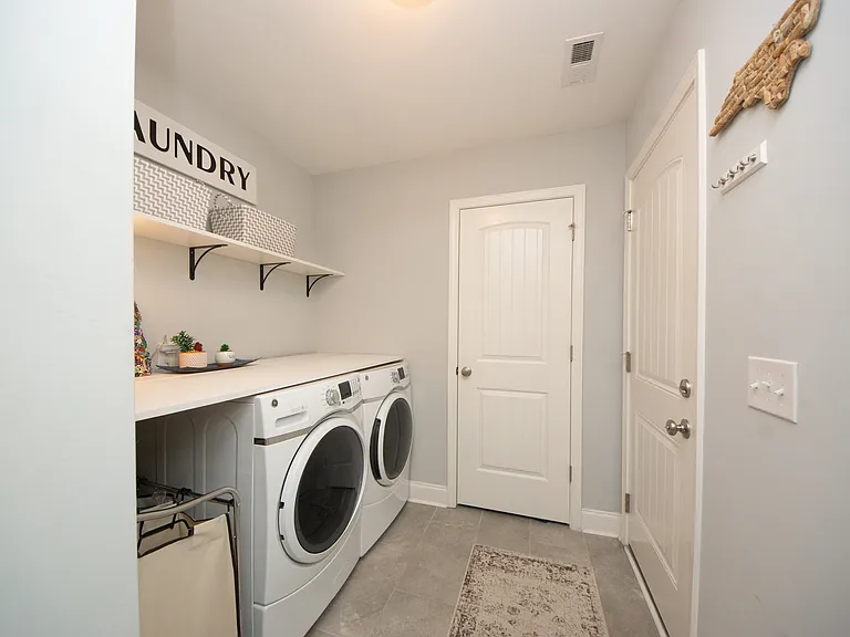 107 Prescott Cir — Photo 18