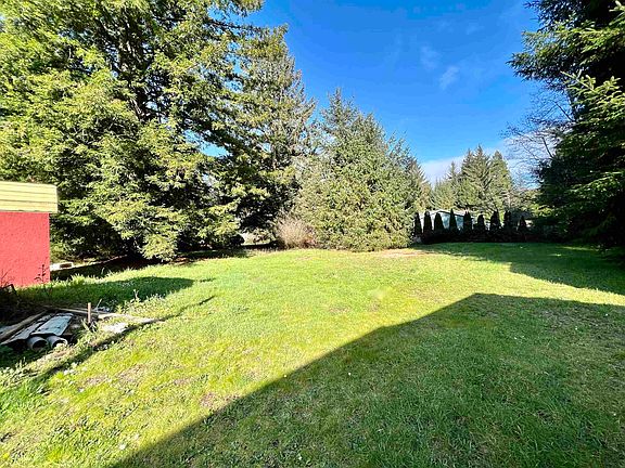 4th image of 300 Parkview Ln