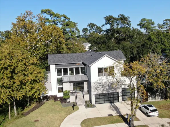 922 T C Jester Blvd, Houston, TX 77008