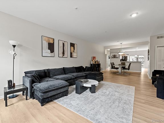 4th image of 1417 Raliegh Pl