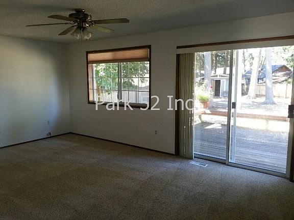 5th image of 409 Herb Ct SE