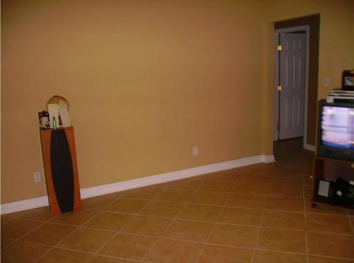 2nd image of 2466 Prentiss Ave