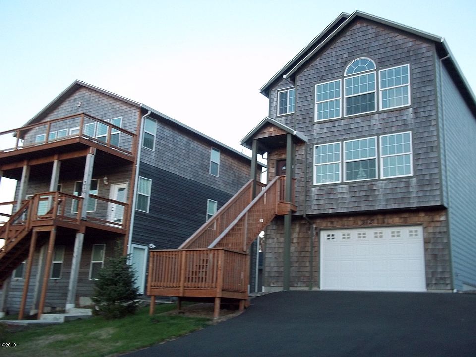 2nd image of 329 SE Jetty Ave