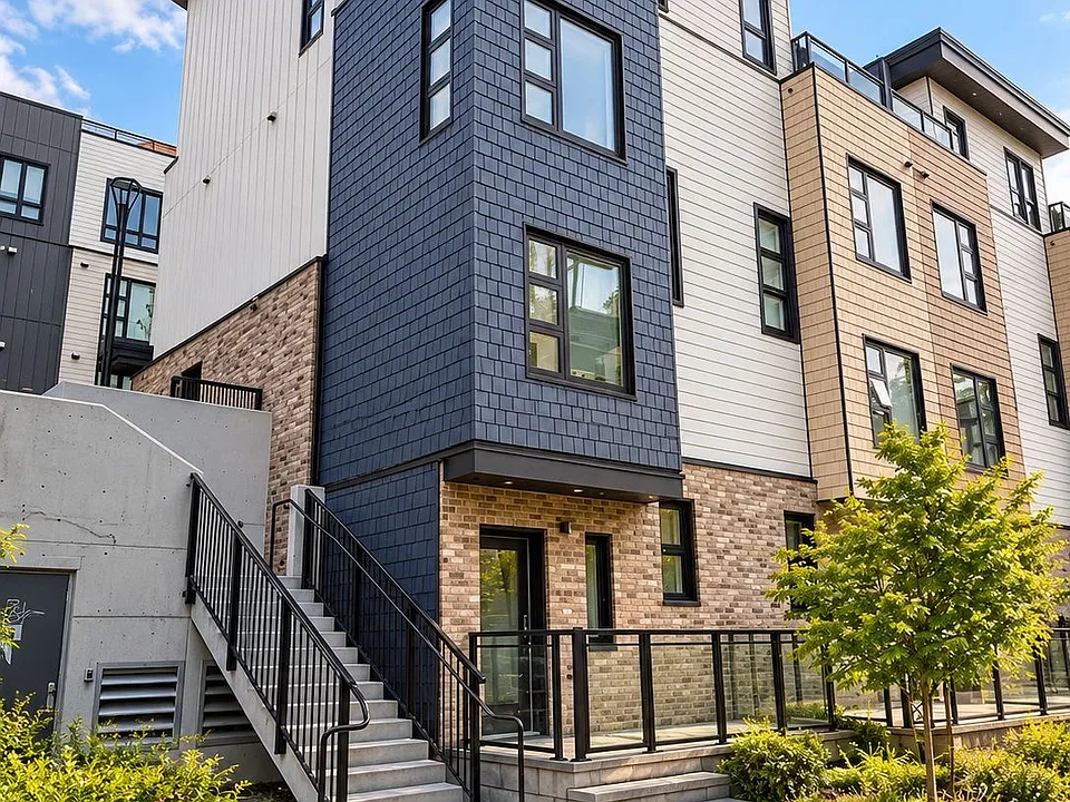 535 E 2nd St #131
