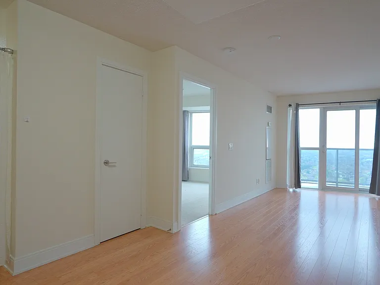 135 Village Green Sq #3925 — Photo 11