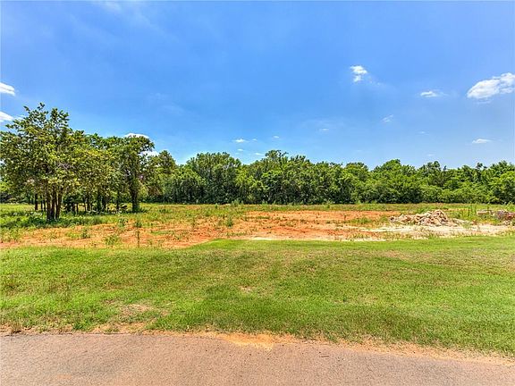 4th image of 2820 Charlottes Way #17