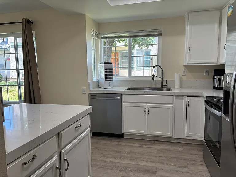 2404 Manzana Way — Photo 17