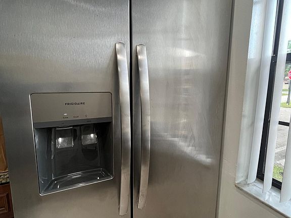 4th image of 6006 NW 172 Terrace Cir