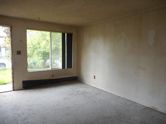 2nd image of 1309 E 49th St