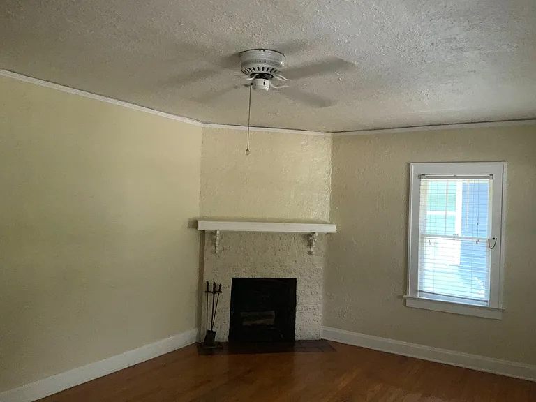 1601 E Jefferson St — Photo 4