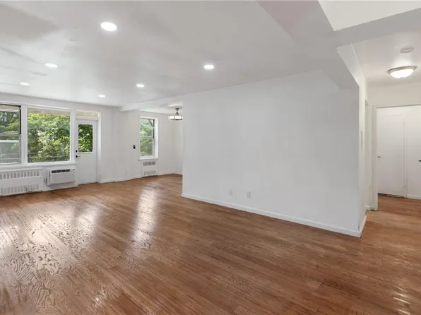 42 Pine Street #2F, Yonkers, NY 10701