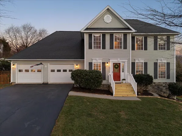 6104 Gardendale Cir, Roanoke, VA 24012